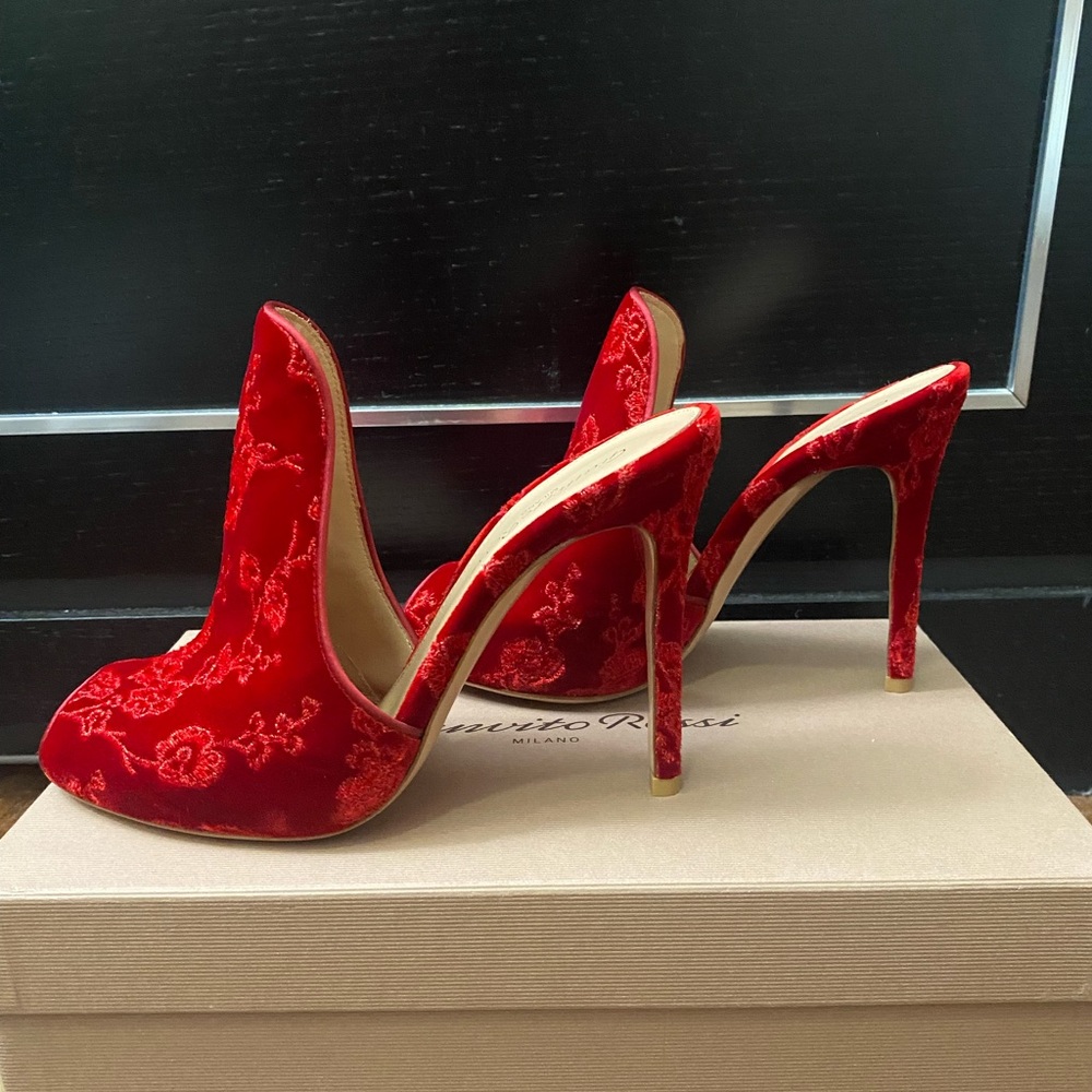 NEW Gianvito Rossi Shanghai Tabasco Red. Size 38 1/2. Heel Height: 4 1/2 inches.